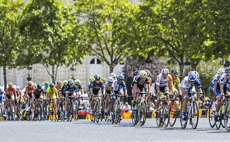 熊猫app官方网站百度众测足球运动衣裤穿搭攻略：让你在球场上更出色